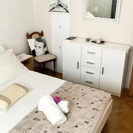 1 Bedroom Lovely In Kanica