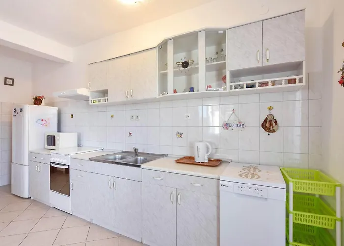 1 Bedroom Lovely In Kanica Apartment *