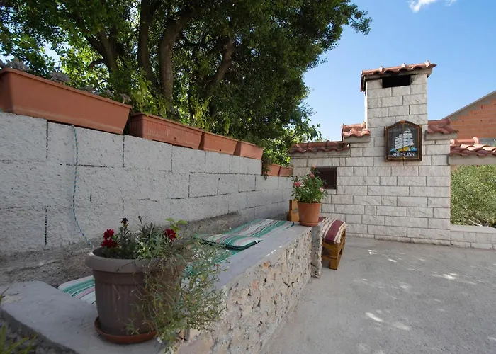 Apartment 1 Bedroom Lovely In Kanica